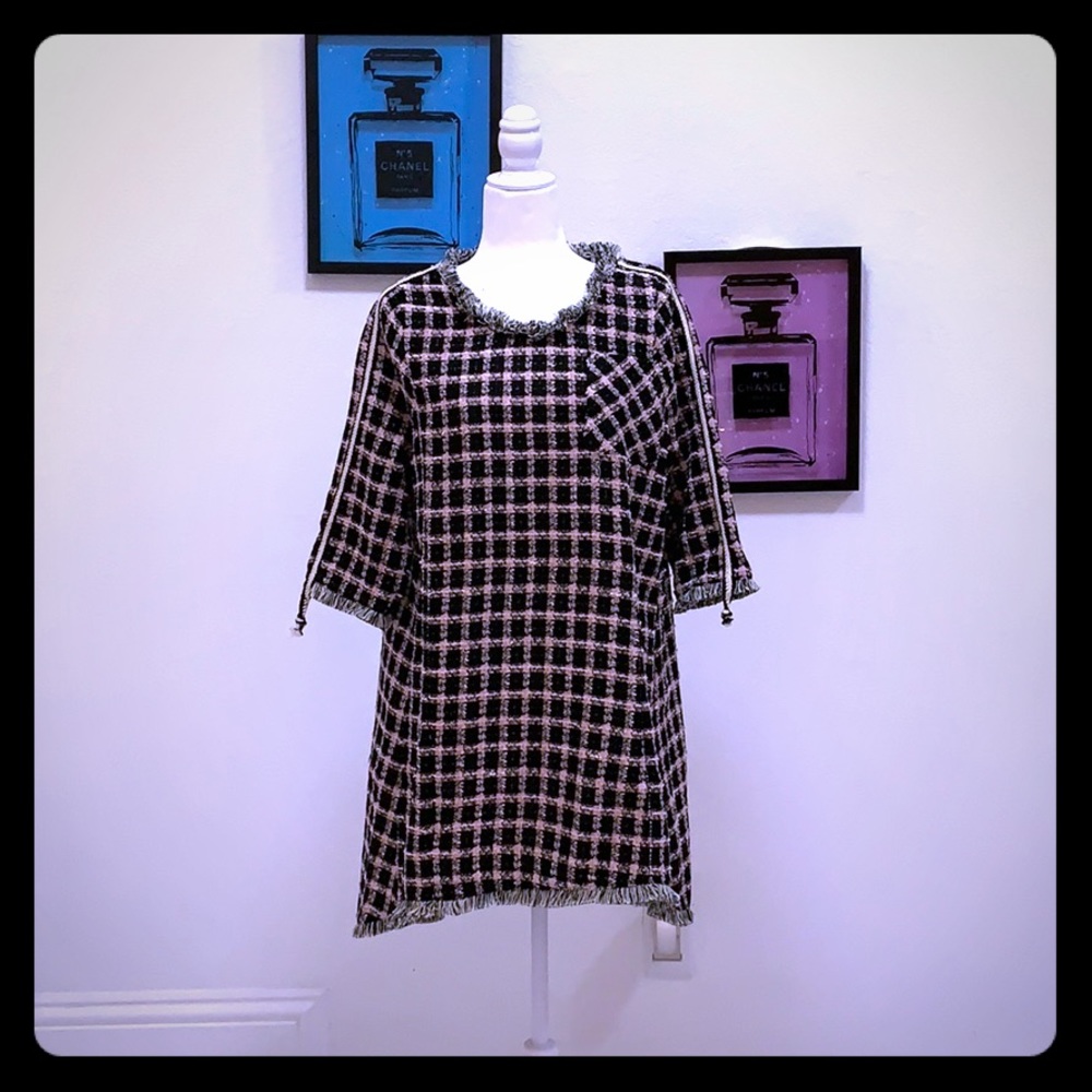 Black and Pink knitted dress